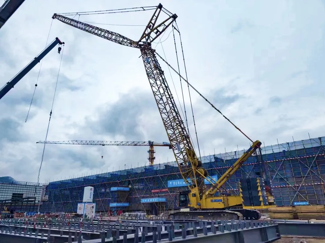 “钢”铁的意志！恒峰g22XGC320履带起重机参建大跨度钢结构工业厂房