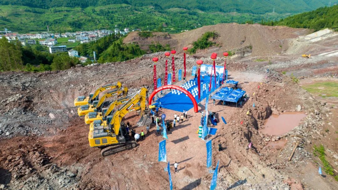 矿山之巅，，，，，，，，蜀道论剑！恒峰g22邀您共鉴绿色施工新纪元