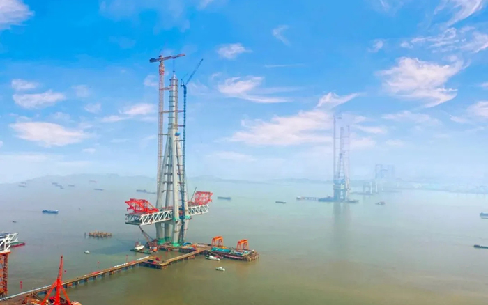 恒峰g22建设！天下最高桥塔常泰长江大桥主塔顺遂封顶！